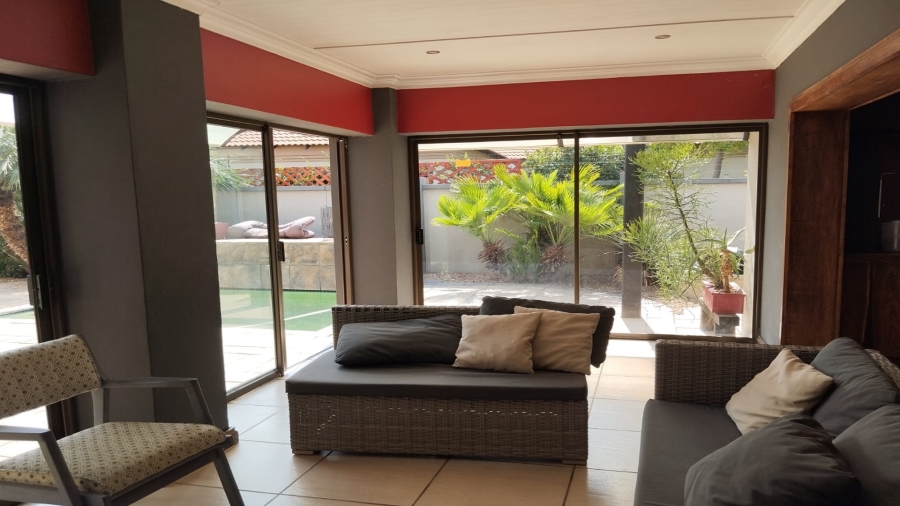 5 Bedroom Property for Sale in Van Der Hoff Park North West